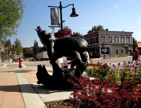 "Acrobears". 2014.  Welded steel and bronze. h. 2 M. Rossland B.C.