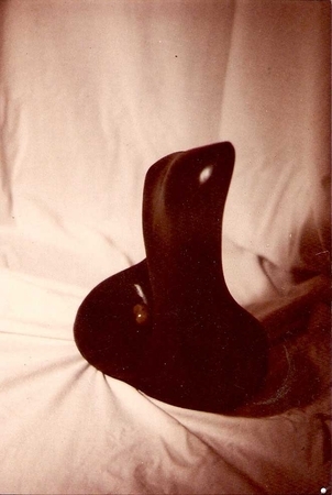 Form within a form. Steatite. h. 20cm. 1975.  Private collection.