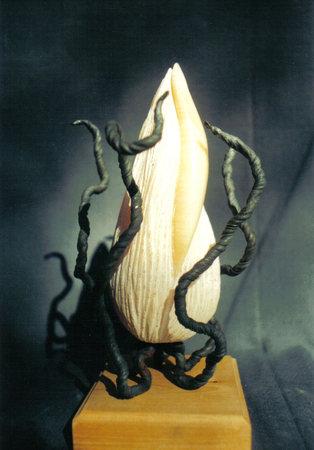 Dancing Seed.  Onyx, Steel , h. 22cm Private Collection
